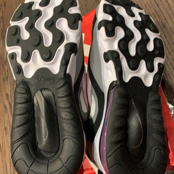 Nike Air Max 270 React Kid’s 7 Women’s Size 8.5 - Picture 7 of 9